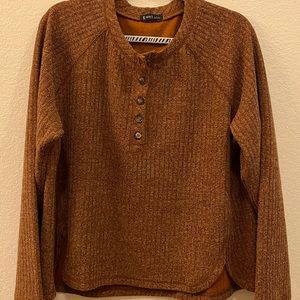 V ery j henley sweater size Large